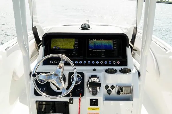 Slide: The Image of Finseeker 230 CC 2020 - 7