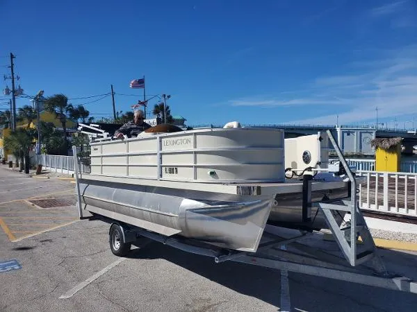 Slide: The Image of Lexington 320 Series Fish Cruise Bi-Toon 2022 - 0