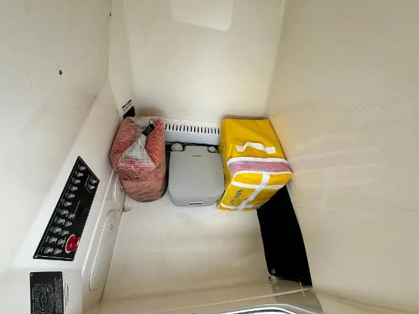 Slide: The Image of Boston Whaler 230 Outrage 2018 - 10