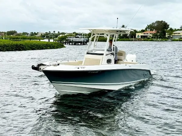 Slide: The Image of Boston Whaler 230 Outrage 2018 - 3
