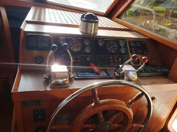 Slide: The Image of Jefferson 42 SE Sundeck Motor Yacht 1987 - 8