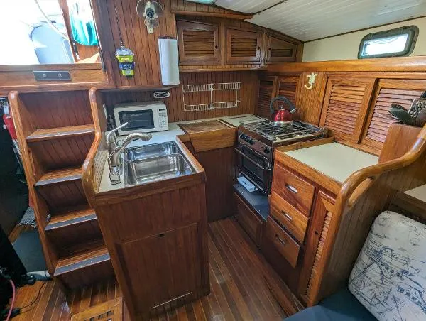 Slide: The Image of Pan Oceanic 43 Center Cockpit 1983 - 4