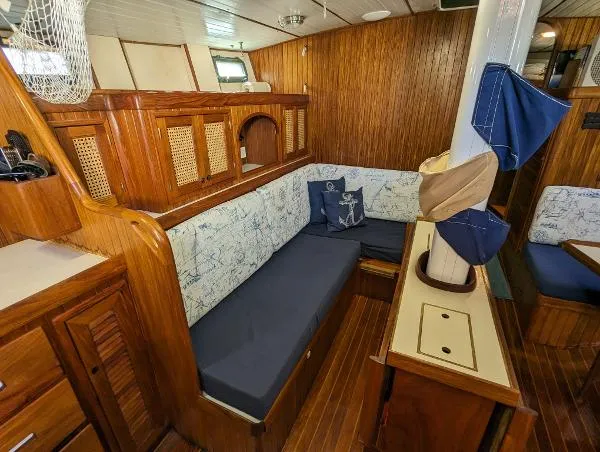 Slide: The Image of Pan Oceanic 43 Center Cockpit 1983 - 7