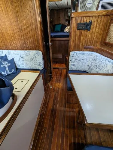 Slide: The Image of Pan Oceanic 43 Center Cockpit 1983 - 8