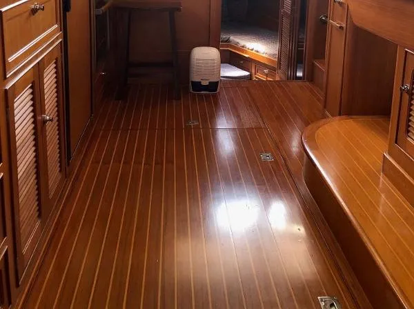 Slide: The Image of Selene Trawler 2004 - 10