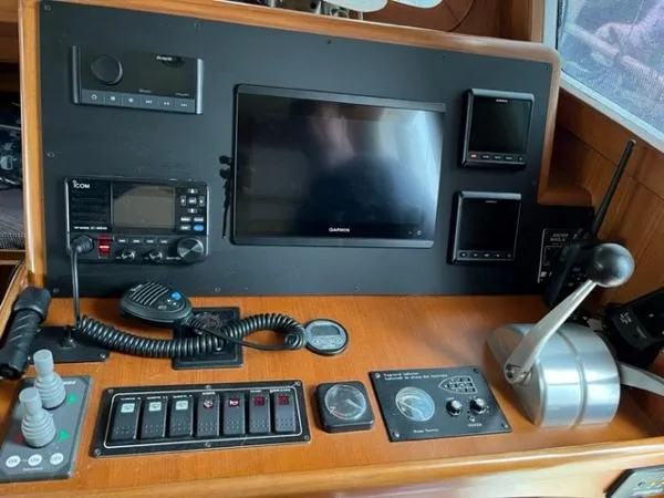 Slide: The Image of Selene Trawler 2004 - 6