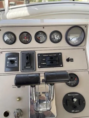Slide: The Image of Carver Yachts 445 Aft Cabin Motoryacht 1997 - 10
