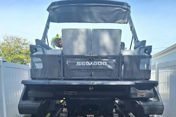 Slide: The Image of Sea-Doo Switch 230 hp 2022 - 0