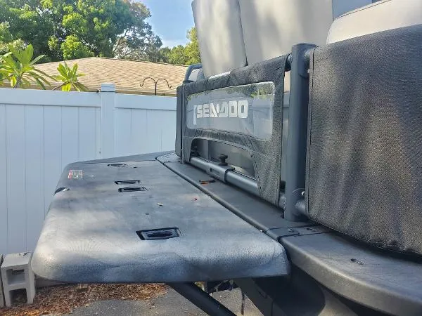 Slide: The Image of Sea-Doo Switch 230 hp 2022 - 4