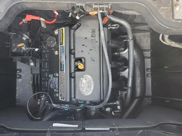 Slide: The Image of Sea-Doo Switch 230 hp 2022 - 6