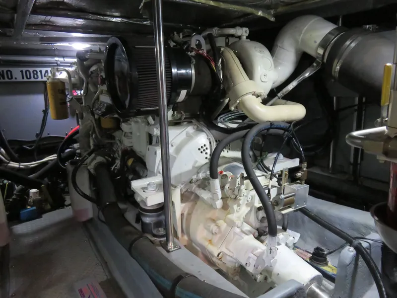Slide: The Image of Engine room of 1999 Sea Ray 480 DB yacht. - 10