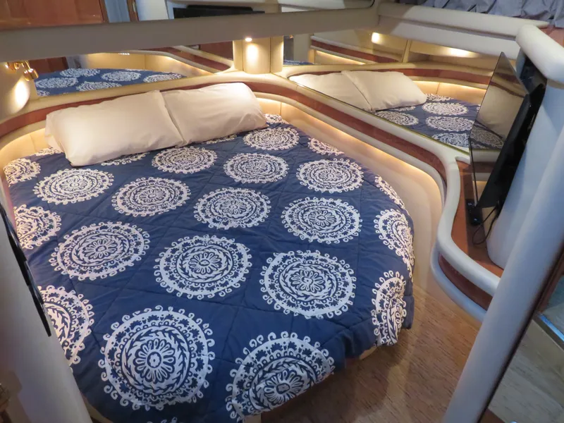 Slide: The Image of Luxurious bedroom in Sea Ray 480 DB yacht, year 1999. - 18