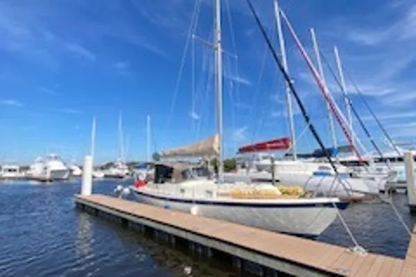 Slide: The Image of Gulfstar Sloop 1973 - 3