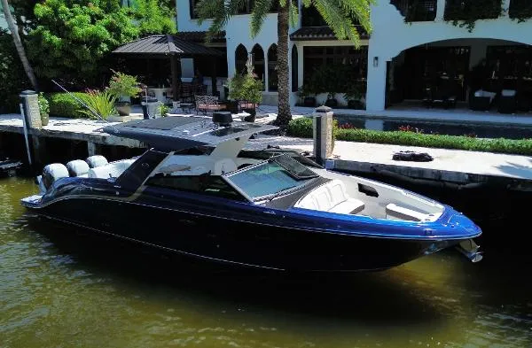 Slide: The Image of Sea Ray 400 SLX OB 2019 - 1
