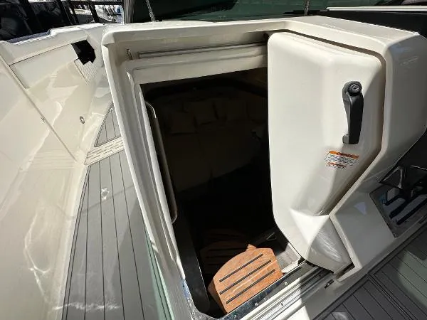 Slide: The Image of Sea Ray 400 SLX OB 2019 - 10
