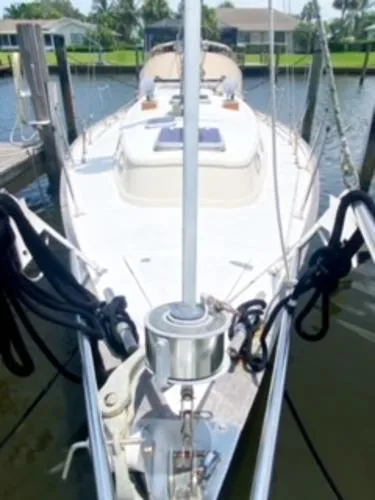 Slide: The Image of Vindo Vindo 45 Sloop 1983 - 3