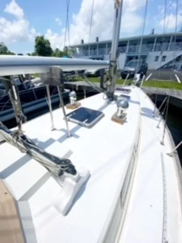 Slide: The Image of Vindo Vindo 45 Sloop 1983 - 6