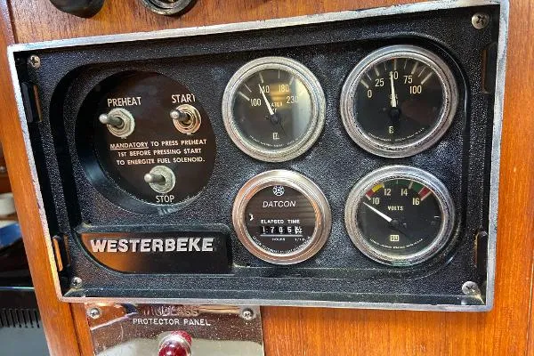 Slide: The Image of Bristol 45.5 Center Cockpit 1983 - 10