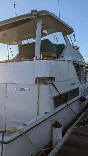 Slide: The Image of Carver Yachts 390 1994 - 3