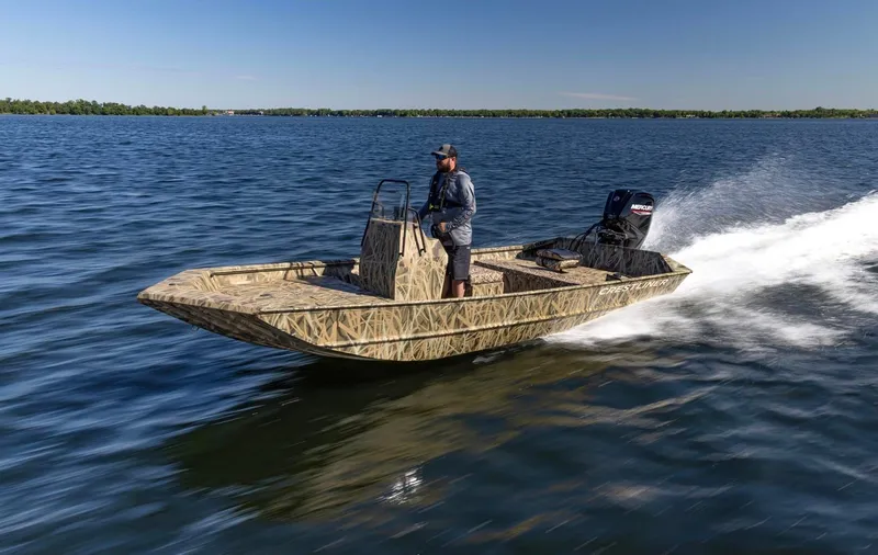 The Image of Crestliner 1870 Retriever FCC 2026 - undefined