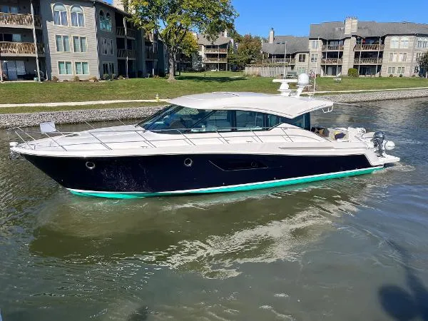 Slide: The Image of Tiara 53 Coupe 2018 - 1