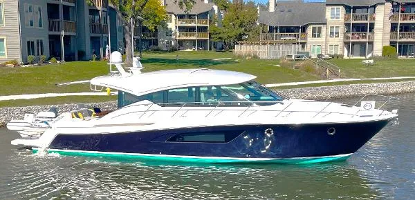 Slide: The Image of Tiara 53 Coupe 2018 - 3