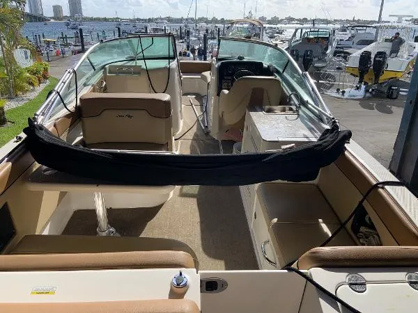 Slide: The Image of Sea Ray 300 Sundeck 2015 - 6