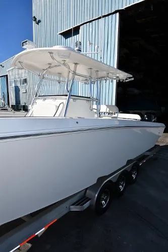 Slide: The Image of Fountain 38 Center Console 2008 - 1