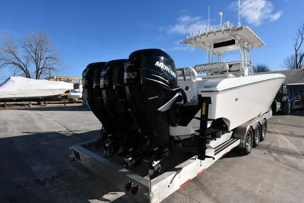 Slide: The Image of Fountain 38 Center Console 2008 - 6