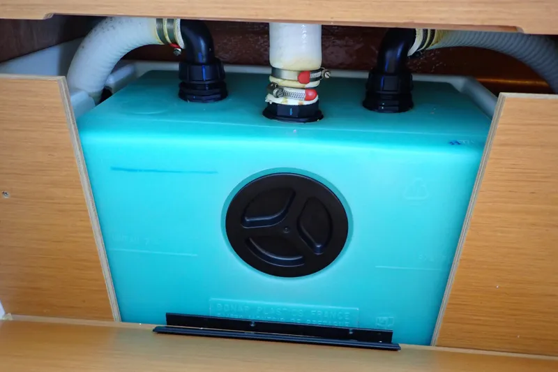 Slide: The Image of Water tank system in 2018 Jeanneau Sun Odyssey 389 sailboat. - 179