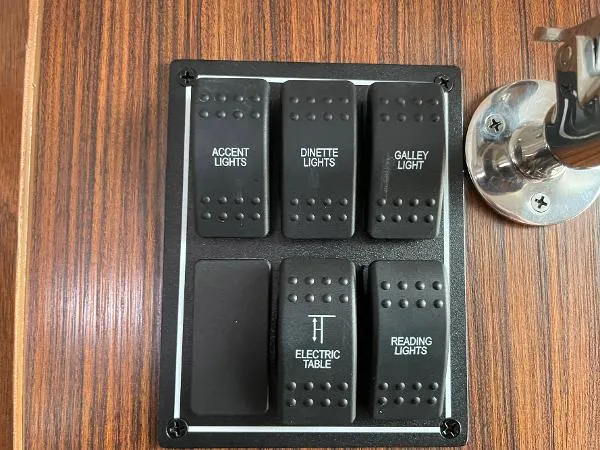 Slide: The Image of Pursuit OS 325 Offshore 2019 - 10