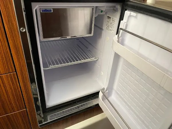 Slide: The Image of Pursuit OS 325 Offshore 2019 - 4