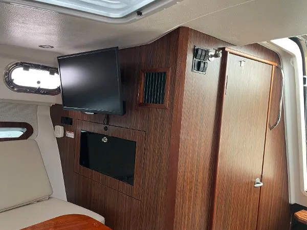 Slide: The Image of Pursuit OS 325 Offshore 2019 - 9