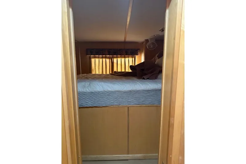 Slide: The Image of Cozy bedroom interior of 2004 Sharpe Houseboat San Juan Sunrise Share #30. - 9