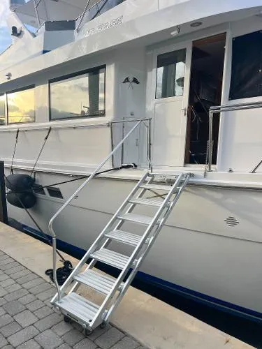 Slide: The Image of Hatteras 70 Sport Deck Motor Yacht 1997 - 9
