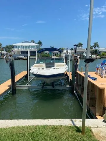 Slide: The Image of NauticStar 203DC Sport Deck 2018 - 8