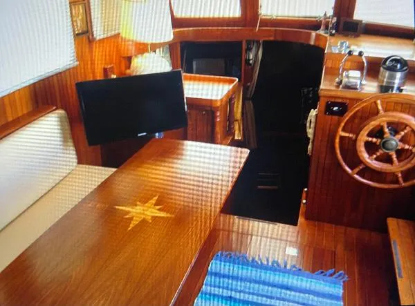 Slide: The Image of Senator Futura Sundeck Trawler 1987 - 3