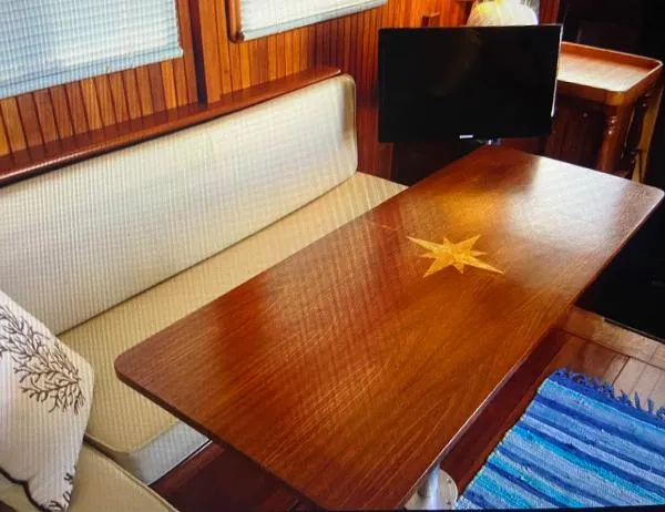 Slide: The Image of Senator Futura Sundeck Trawler 1987 - 5