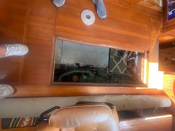 Slide: The Image of Senator Futura Sundeck Trawler 1987 - 8