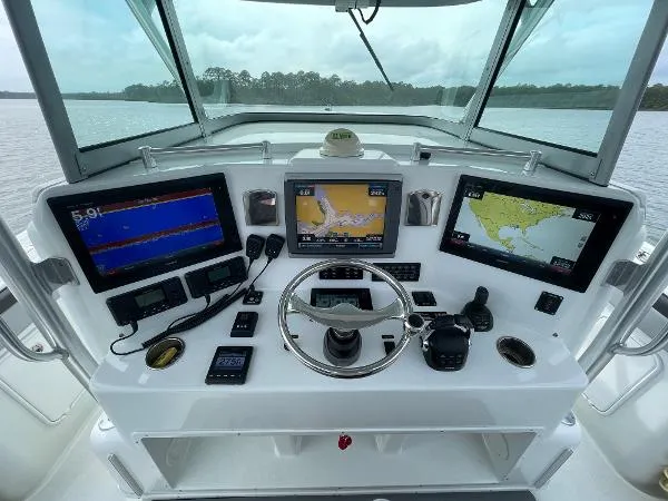 Slide: The Image of Yellowfin 42 2012 - 11