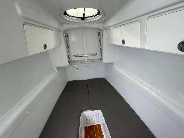 Slide: The Image of Yellowfin 42 2012 - 8