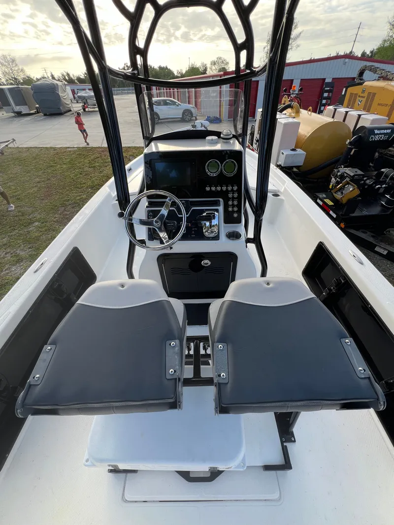 Slide: The Image of Interior view of a 2016 Blue Wave 2400 PureBay boat. - 22