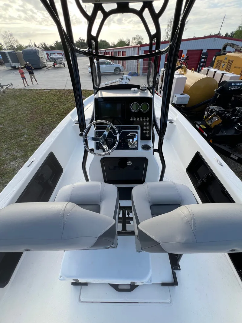 Slide: The Image of Interior view of a 2016 Blue Wave 2400 PureBay boat. - 23