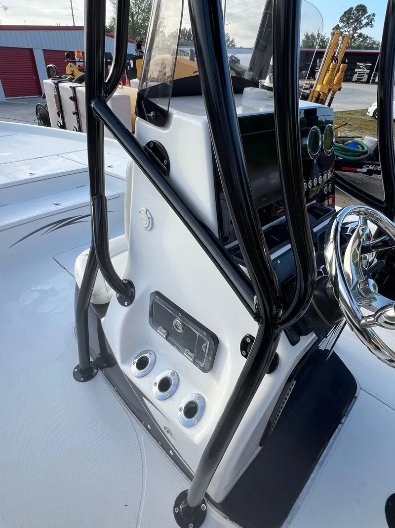 Slide: The Image of Interior view of a 2016 Blue Wave 2400 PureBay boat. - 41