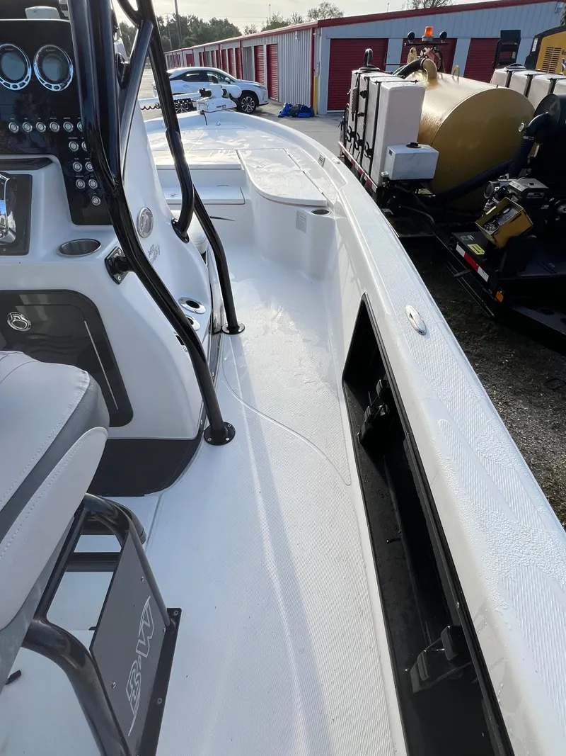 Slide: The Image of Interior view of a 2016 Blue Wave 2400 PureBay boat. - 43