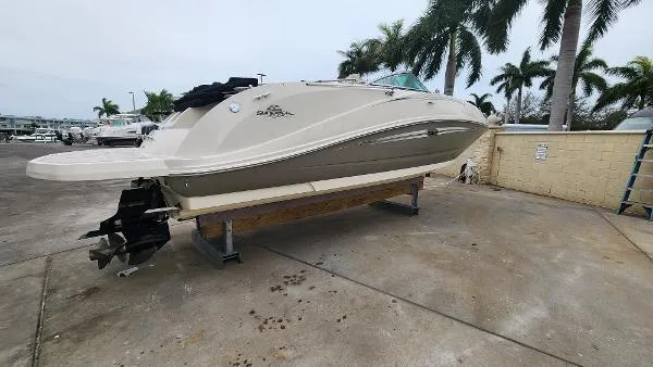 Slide: The Image of Sea Ray 260 Sundeck 2007 - 4