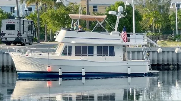 Slide: The Image of Mainship 400 Trawler 2006 - 0