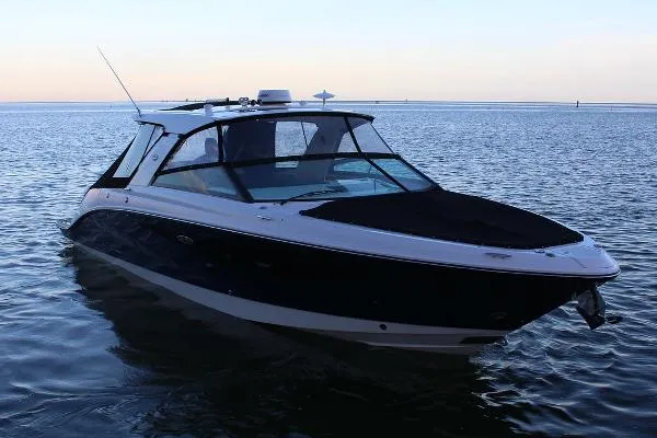 Slide: The Image of Sea Ray SLX 400 2019 - 1