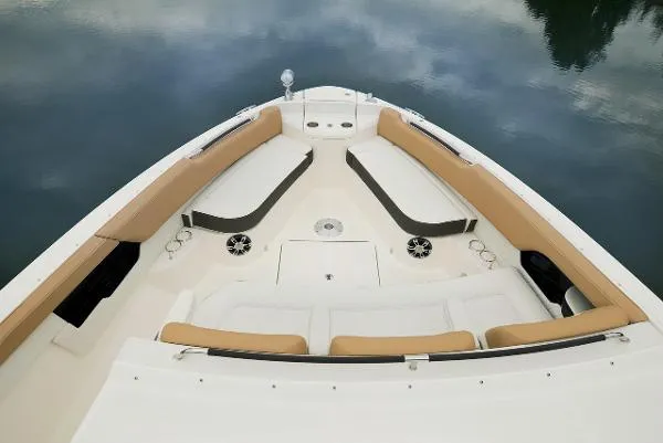Slide: The Image of Sea Ray SLX 400 2019 - 4