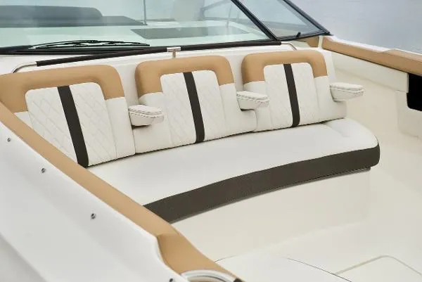Slide: The Image of Sea Ray SLX 400 2019 - 6